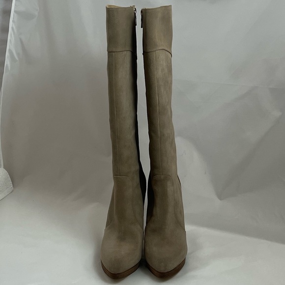 NEVER WORN TAN BCBG MAXAZRIA LEATHER SUEDE - Picture 4 of 12